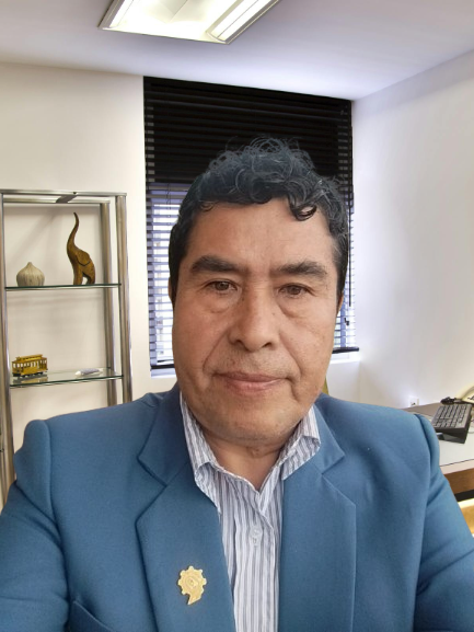 Mg. Carlos Raúl Porras Méndez — Director del CETPRO Divino Maestro